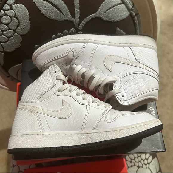 Air Jordan 1 Retro High OG - Picture 2 of 9